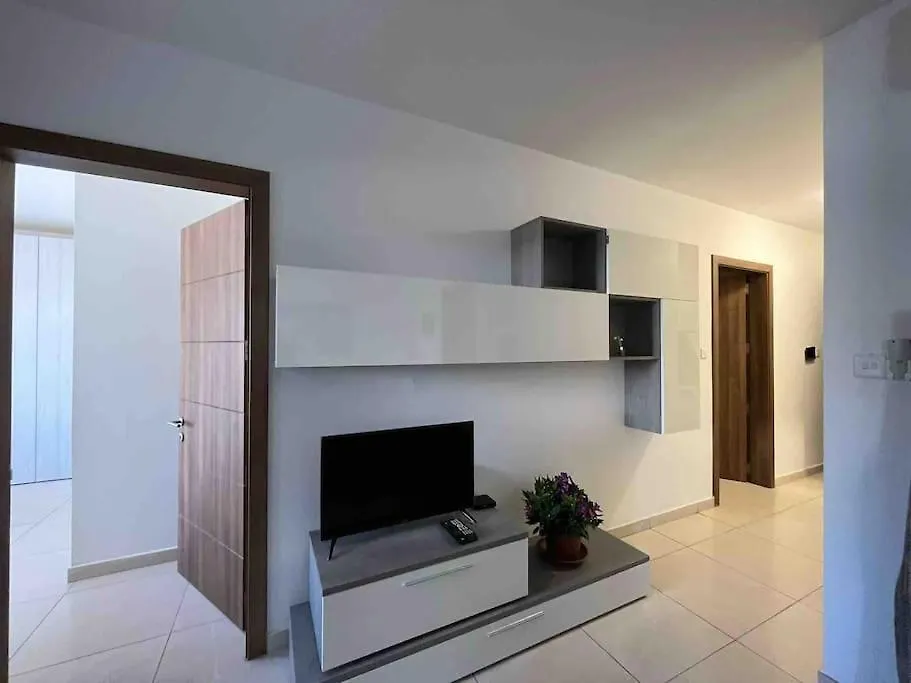 Lovely 3 Bedroom Condo San Ġiljan