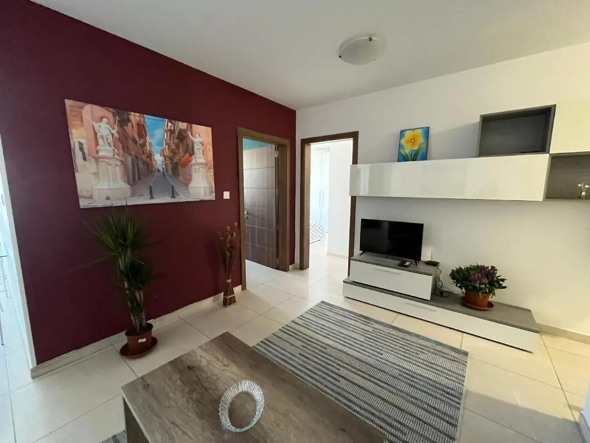 Apartment Lovely 3 Bedroom Condo San Ġiljan Malta